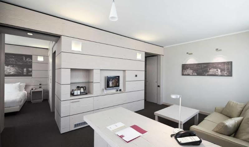 Unahotels Bologna San Lazzaro サン・ラッザロ・ディ・サーヴェナ エクステリア 写真